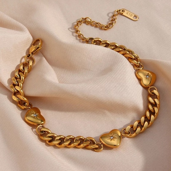 New 18K Gold Cuban Link Chain Heart Charm Bracelet - Picture 2 of 7